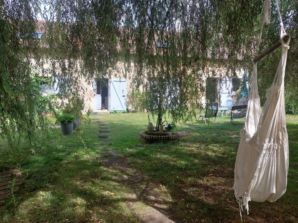 Les Anniquins Villa Ivoy-le-Pré Exterior photo