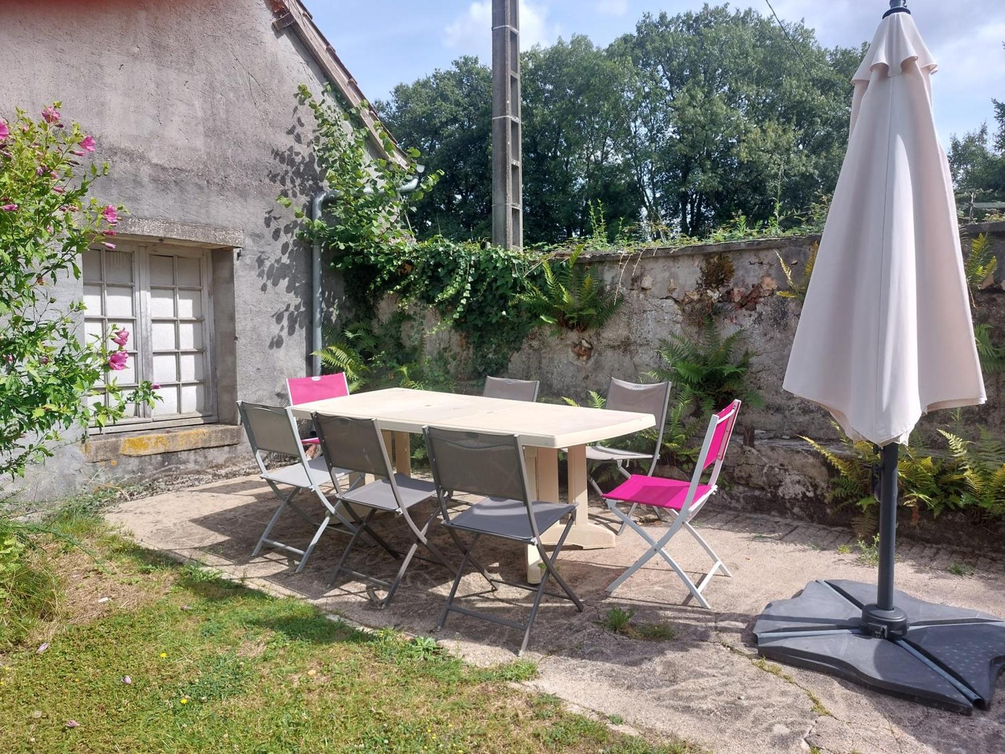 Les Anniquins Villa Ivoy-le-Pré Exterior photo